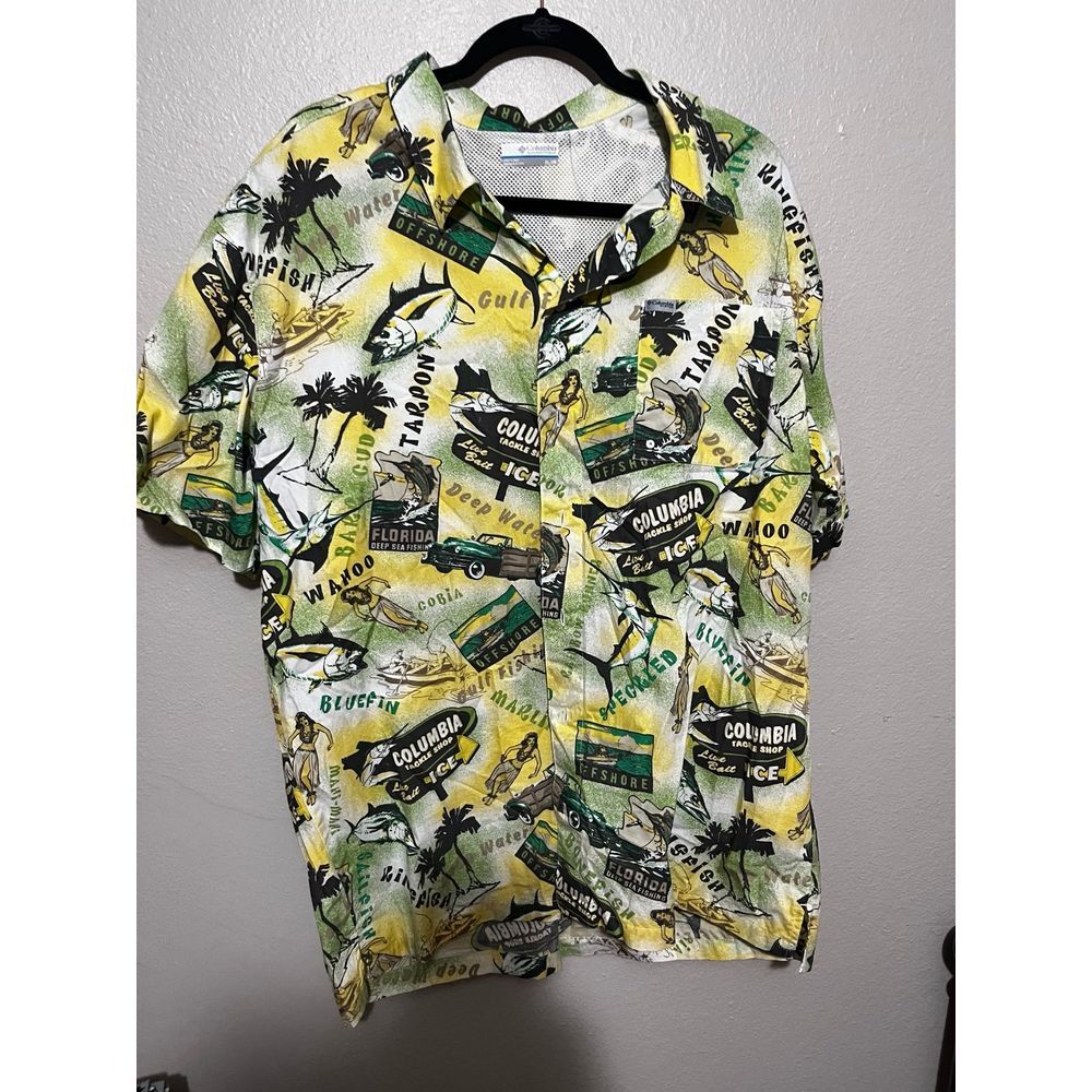 Men's Columbia button‎ up